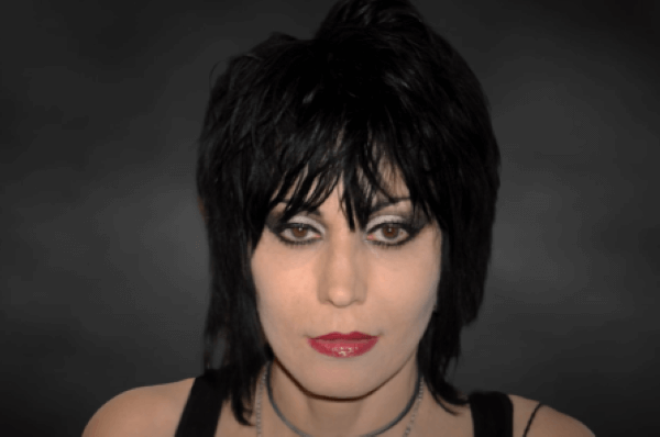 La légende du rock Joan Jett demande au public de respecter TOUTES les femmes